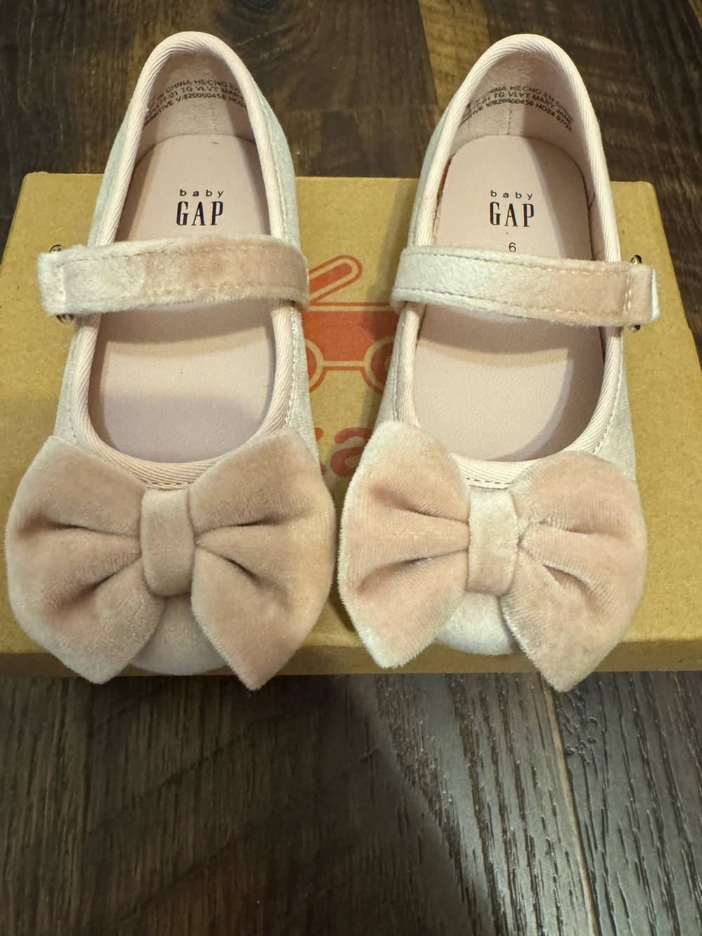 GAP Baby Pink Velvet Bow Mary Janes- Size 6